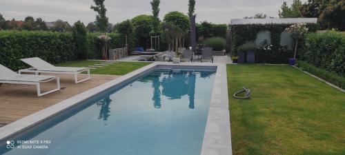Pool 12 x 3 Meter